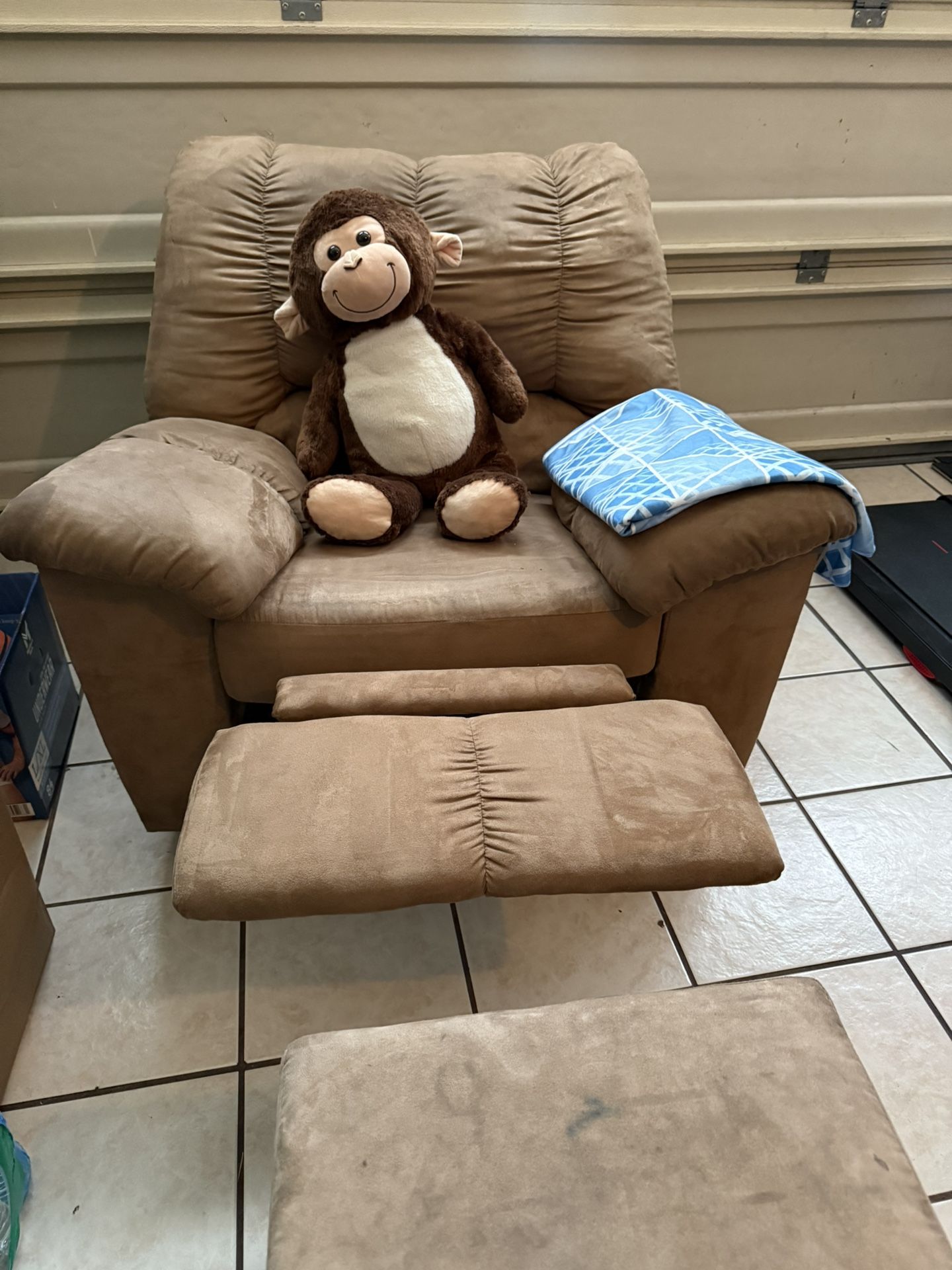 Recliner Chair