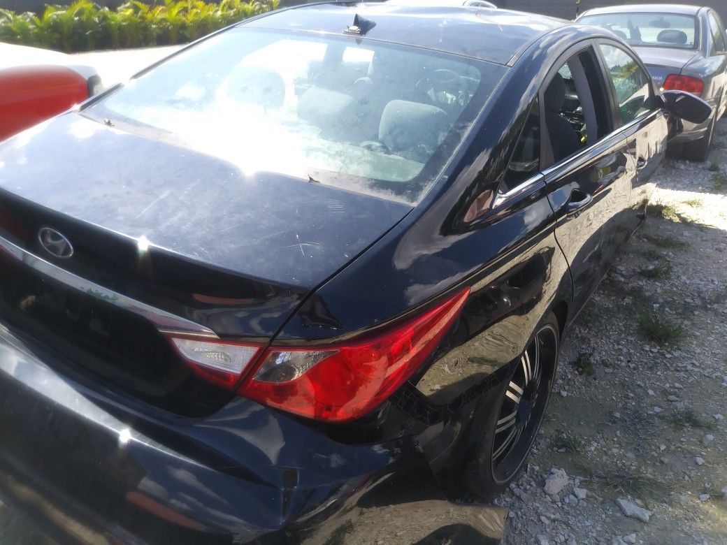 2011 hyundai sonata for parts