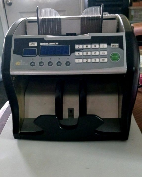 BILL COUNTER MACHINE- BY: ROYAL SOVEREIGN INTERNATIONAL INC. MODEL NO. RBC-1003BK