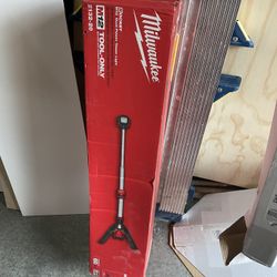 Milwaukee Light M12
