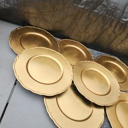 7  13" Plastic Platters