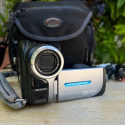 Sony DCR-DVD203 Digital Handycam Camcorder