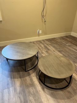 Round coffee table/end table