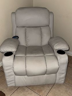 Massaging chair