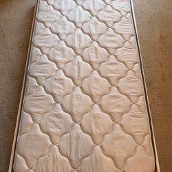 Pottery Barn Kids - Trundle Bed/Mattress