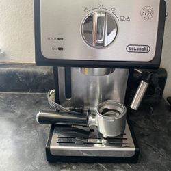 Delonghi Expresso machine 15-bar pump ECP3420
