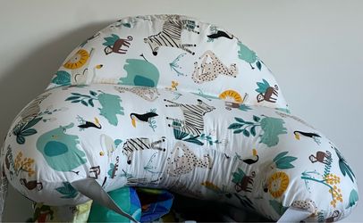 Breastfeeding pillow