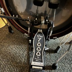 DW 7000 series double pedals chain drive drums 