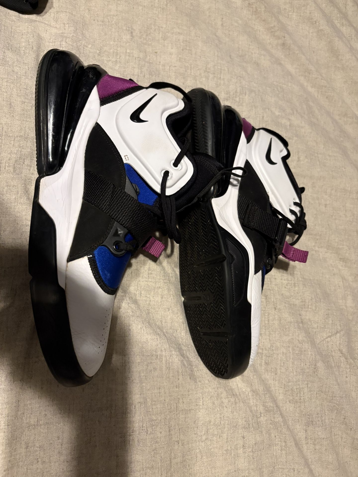 Nike Air Force 270 Men’s Size 9