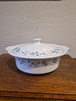 Oneida Ava Round Covered Vegetable Serving Bowl, featuring a delicate floral pattern.