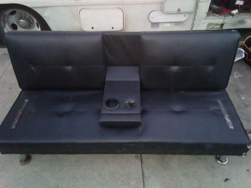 Jackknife Sofa Sleeper w center Cup holders 