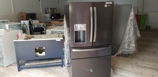 Whirlpool 24.5-cu ft 4-Door Standard-Depth French Door Refrigerators Single Ice Maker (Fingerprint-Resistant Stainless Steel)  Model # WRX735SDHZ