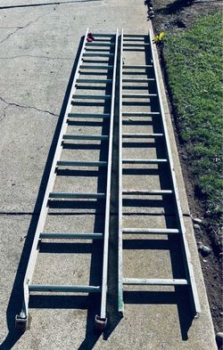 24 ft extended Aluminum Extension Ladder