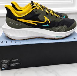 Nike Air Zoom Pegasus Shield Men’s Size 11.5 Color: Black / Vivid Sulfur / Light Bone / Noir (FV8107-070)