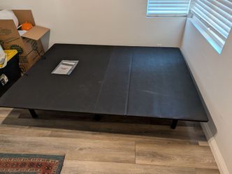 Adjustable bed platform base