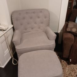 Chair With Ottoman 