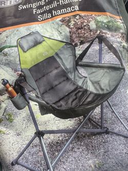 Swinging hammock chair