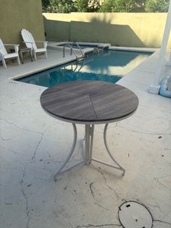 Round Outdoor Bistro Table