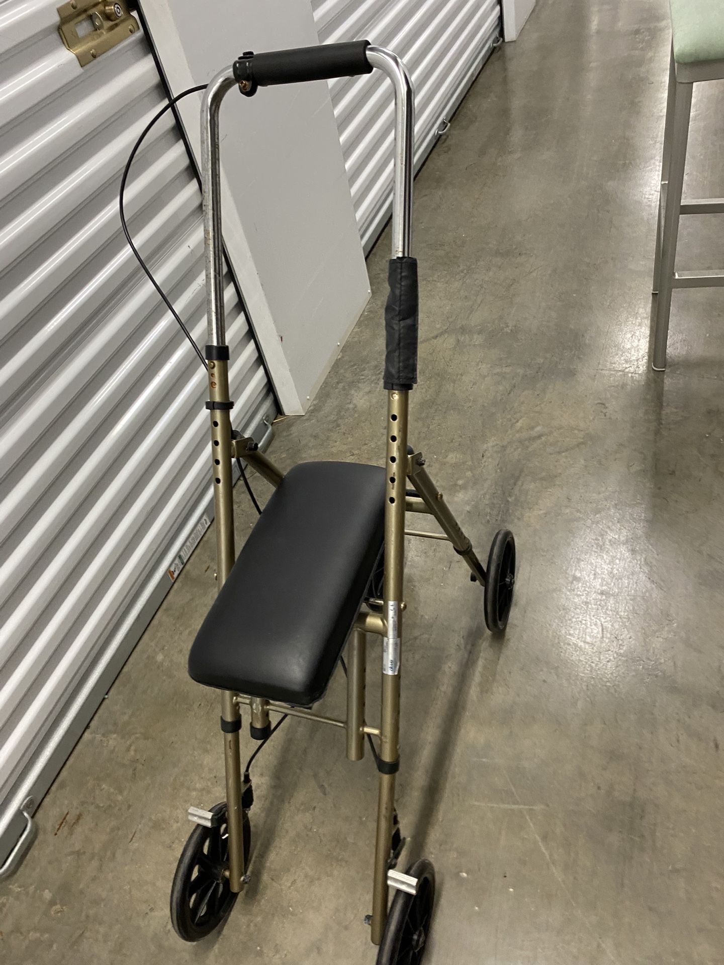 Knee Scooter