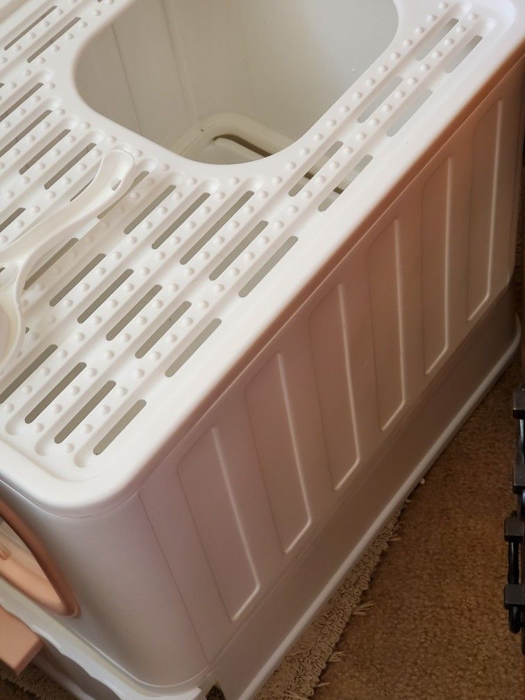 Litter box