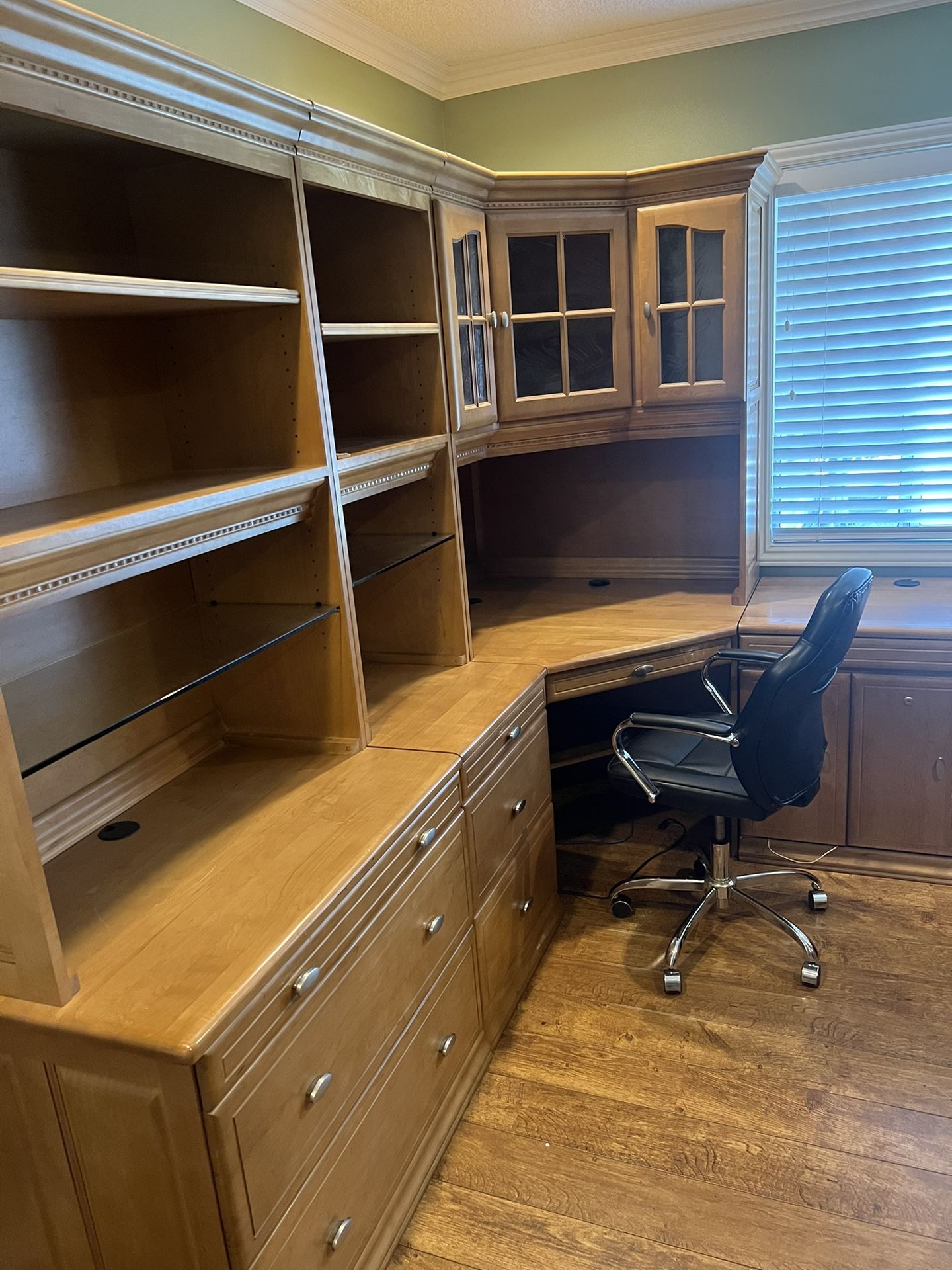 FREE Modular Office Furniture