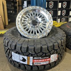New KMC Wheel and Tires perfect for tacoma,chevy,gmc and more