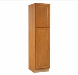 Hampton Bay Hampton 18 in. W x 24 in. D x 84 in. H Assembled Pantry Kitchen Cabinet in Medium Oak (small scratch - see photos)
