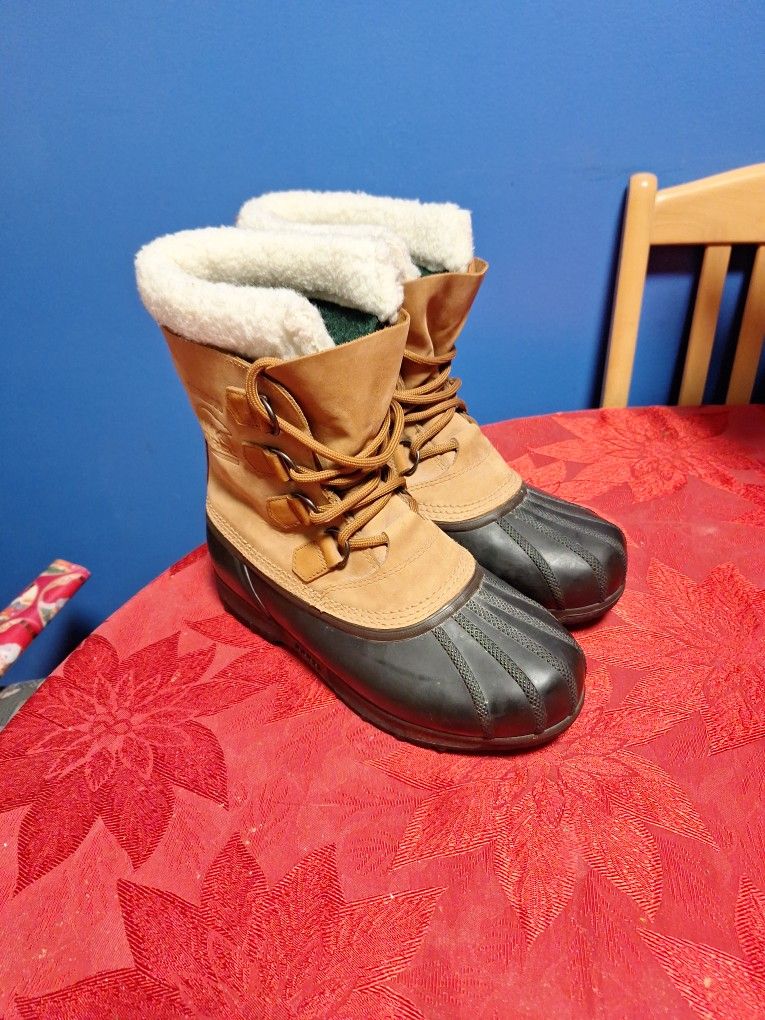 New Sorel Snowboots Euro 40 Us 9