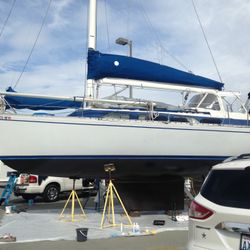 1984 Freedom 32 SAILBOAT