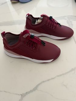 Burgundy Clove waterproof nursing shoes 7W