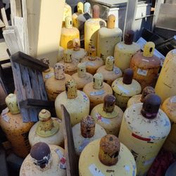 Acetylene Bottles Various Sizes As Is $10 Each