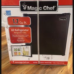 Magic Chef Mini Refrigerator 1.7 Cu