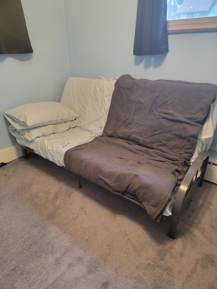 Futon w/ Bedding