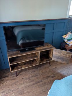 RCA TV and stand