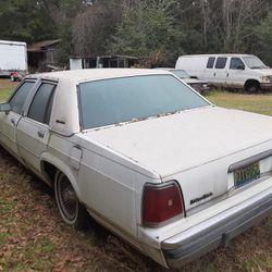 1989 Ford Crown Victoria 