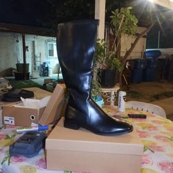 Black Boot 