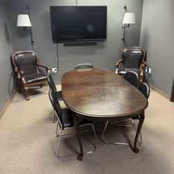 Wood dining room table or conference table expandable