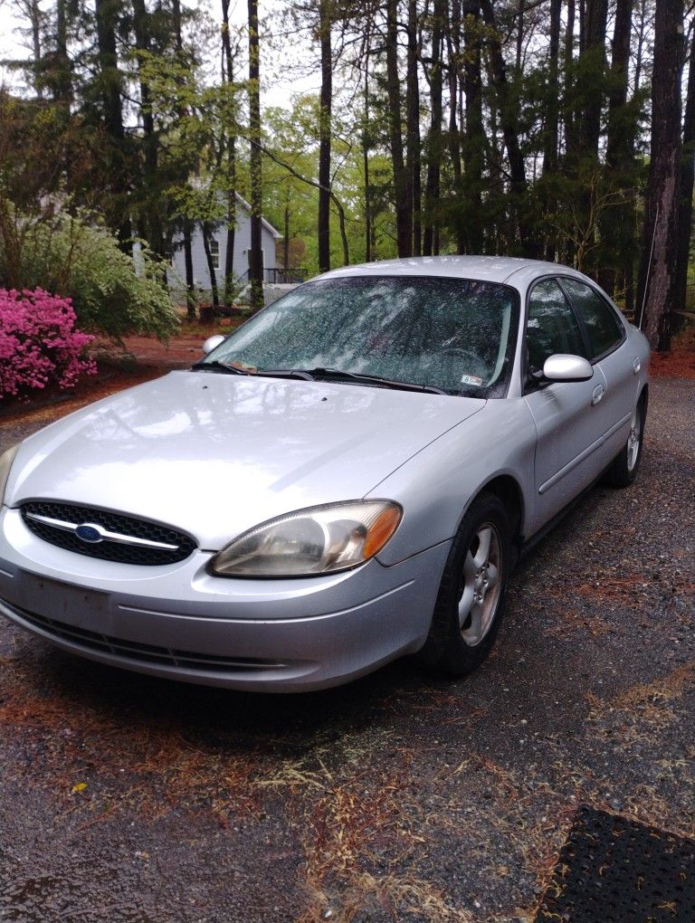 2002 Ford Taurus