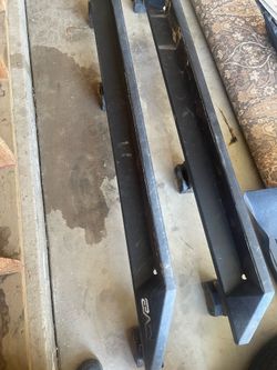 DV8 off-road jeep side steps/sliders