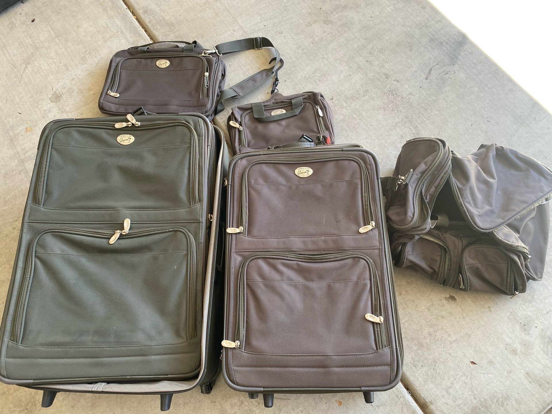“Ricardo” Beverly Hills Luggage Set