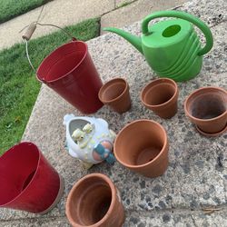 Terracotta Planters (Small)  & other items. $3 Each item. Measurements are in pictures c DESCRIPTION