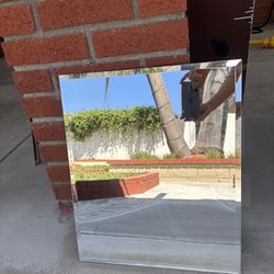 Espejo. Mirror. 19x16