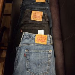 Levi Jeans - Size W33 L30