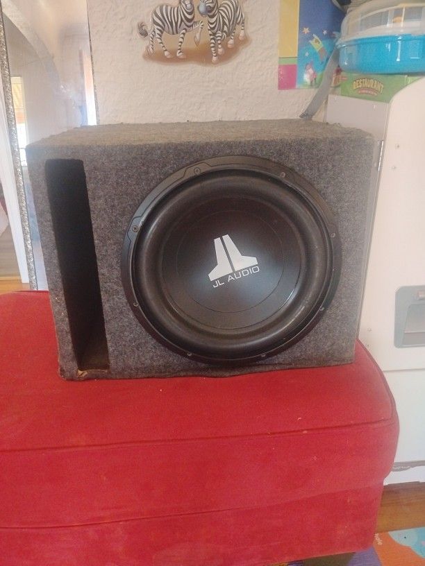 Jl Audio 12" Sub And Box