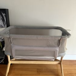 Newton Bassinet And Bedside Sleeper 