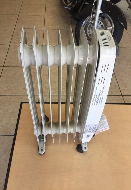 Pelonis cord wrap heater- HO-0218H,electric oil-filled radiator heater for  Sale in Miami, FL - OfferUp