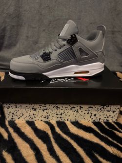 Jordan 4 Cool Gray Size 8.5 Men’s Shoes