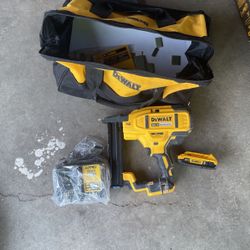 Dewalt Narrow Crown Stapler 18GA