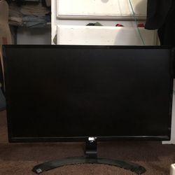 LG Monitor 24”