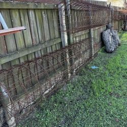 4 Rollos De Malla Para Piso Son De 8’x20 Pies De Largo 